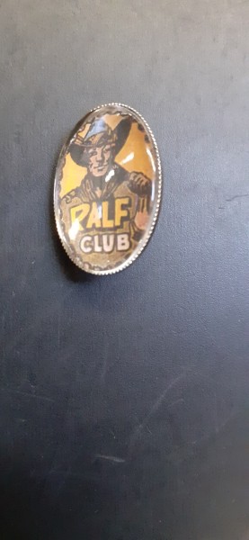 Ralf Club Anstecknadel (Replik) Der Pfadfinder