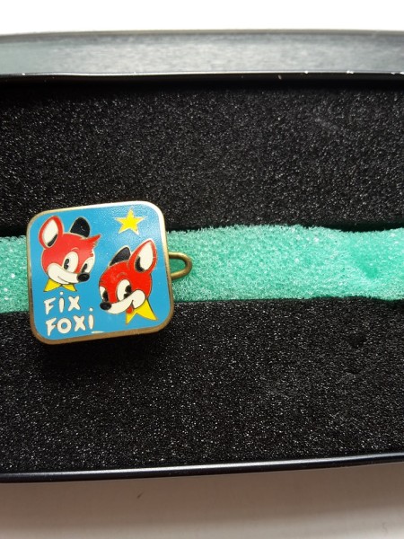 Fix und Foxi Anstecknadel hellblau