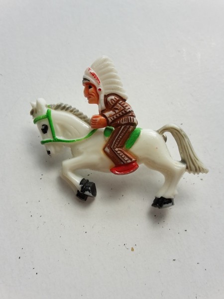 Indianerhäuptling auf weissem Pferd Anstecknadel