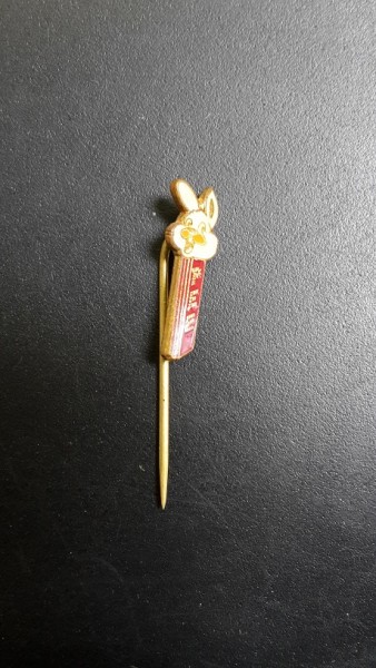 PEZ Anstecknadel Disney Hase