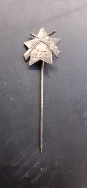 Bill Rocky Anstecknadel silberfarben