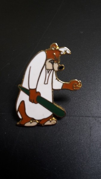 Smedley Anstecknadel