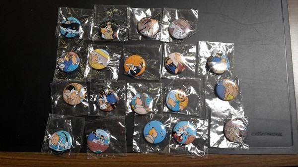 Tim und Struppi Anstecknadel/Button 19x diverse zus. (Z1)