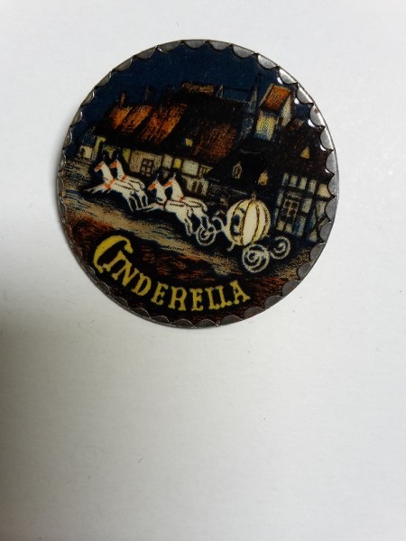 Cinderella rund Anstecknadel