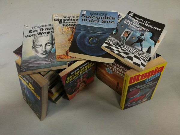 Paket 3605 30 verschiedene SF und Fantasy Taschenbücher (Z0-2)